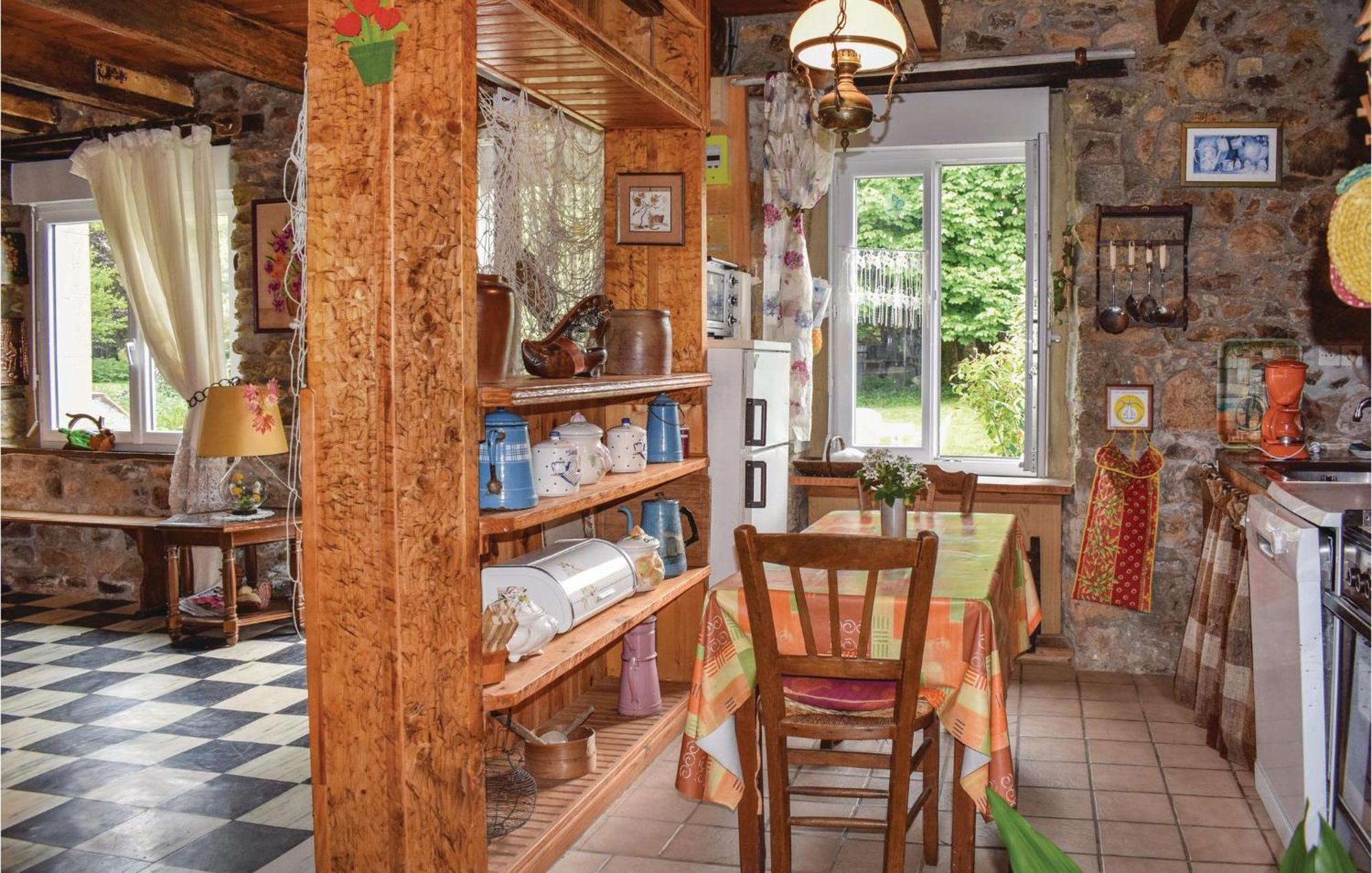 Lovely Home In Le Faouet With Kitchen Exterior foto