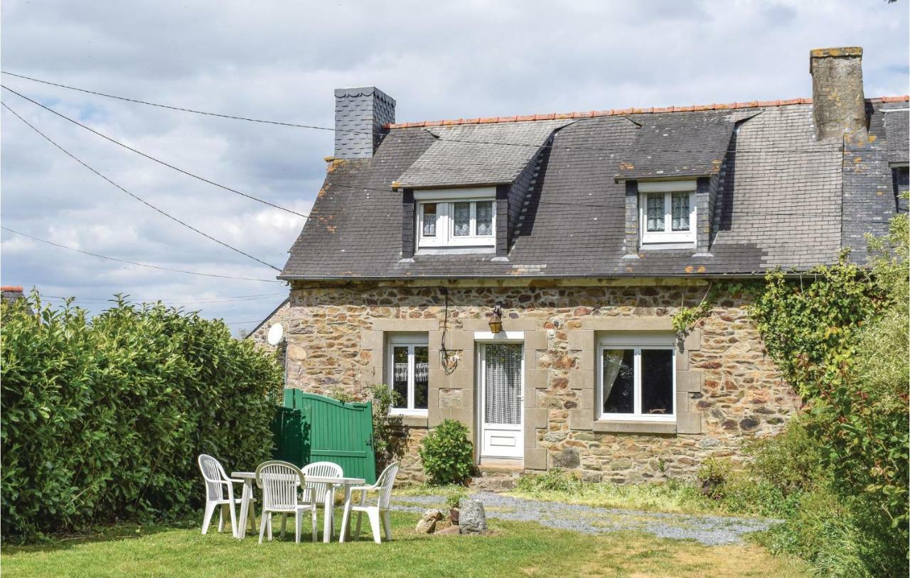Lovely Home In Le Faouet With Kitchen Exterior foto
